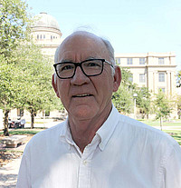 Porträtaufnahme von Doktor Walter Kamphoefner